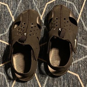 Toddler boy Nike sandals!